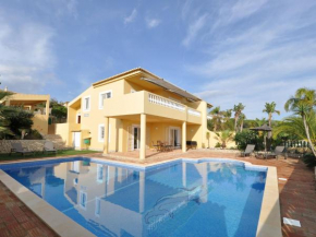  Villa with views overlooking the pool sea and Meia Praia for a relaxing holiday   Лагос